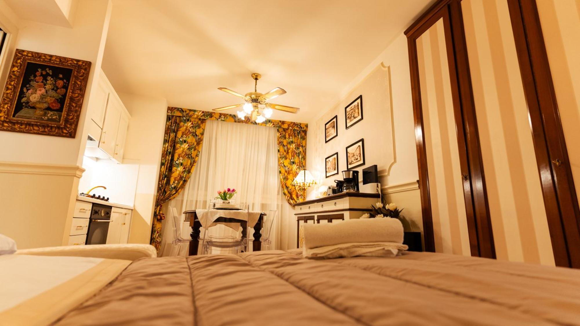 New Cozy Apartment - City Centre Lecco Exterior photo